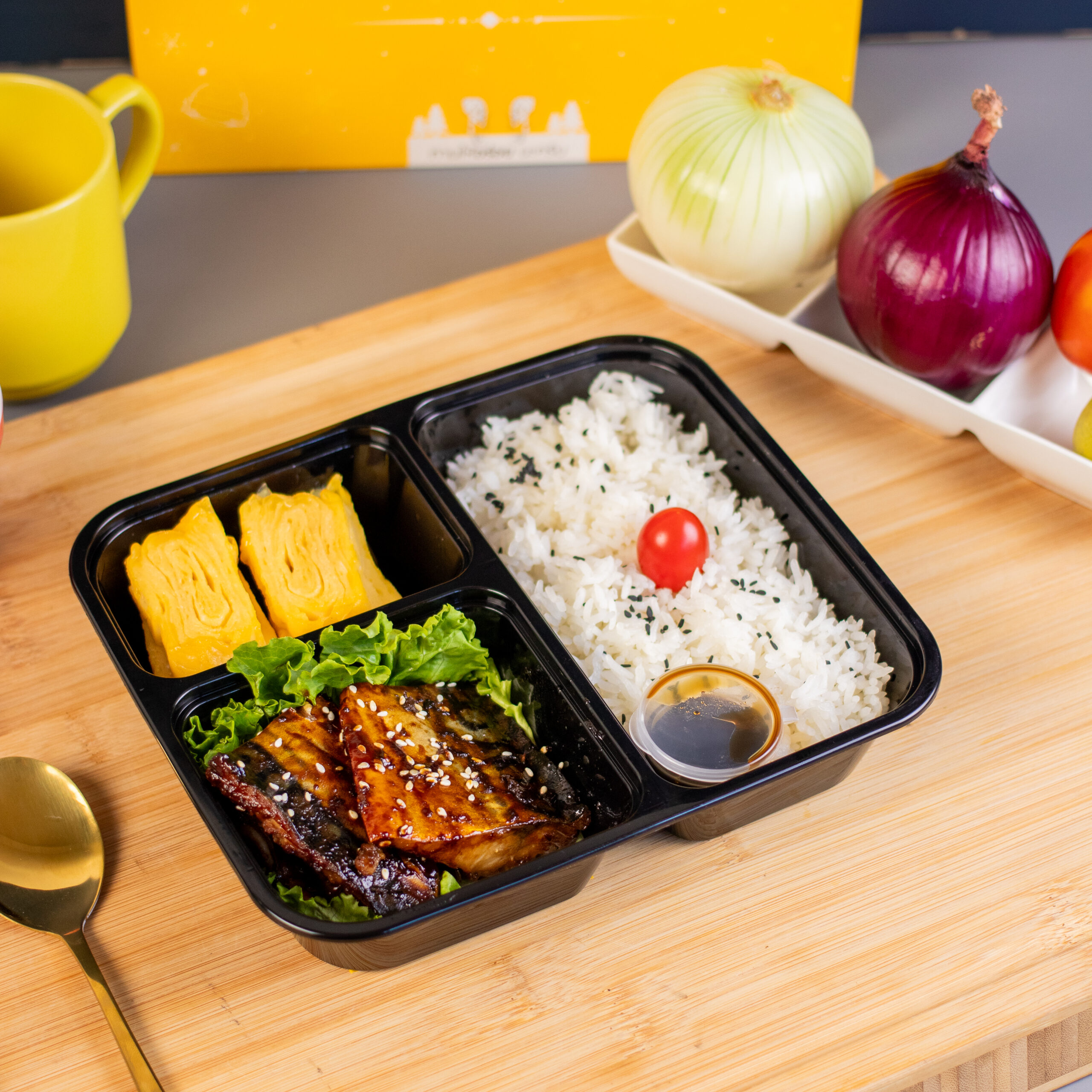 BT-ข้าวซาบะย่างซีอิ๊ว + ไข่ม้วนญี่ปุ่น