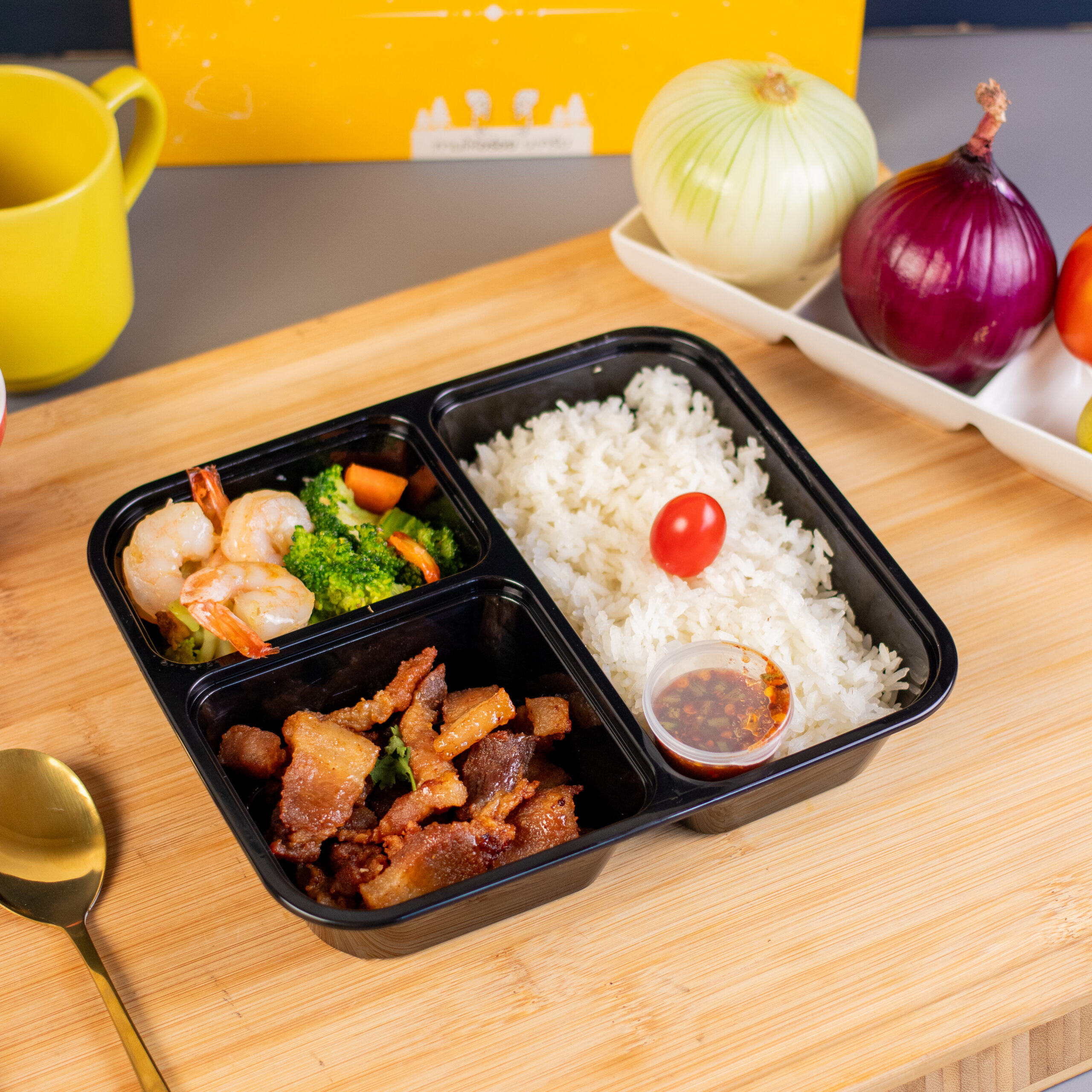 BT-ข้าวสามชั้นทอดน้ำปลา(น้ำจิ้ม) + บรอกโคลีกุ้ง